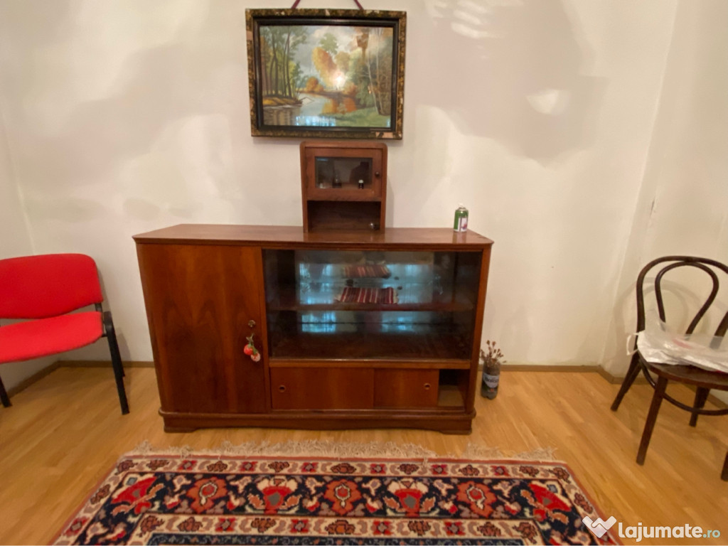 Diferite piese de mobilier