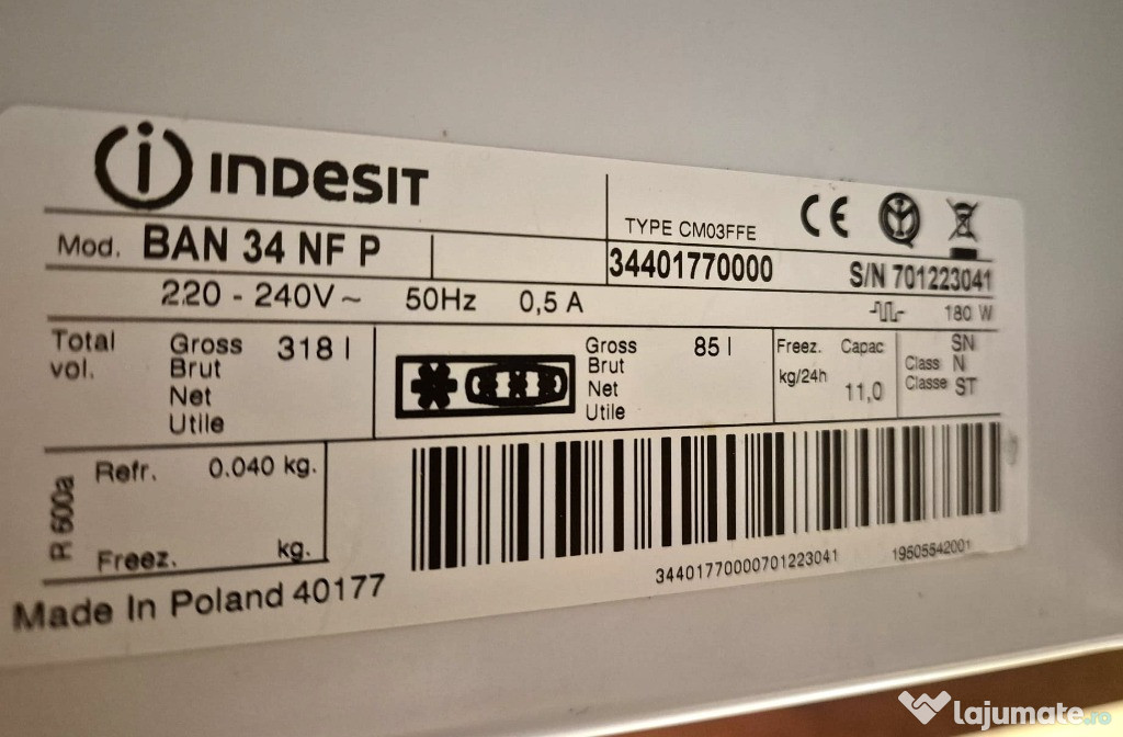 Vand frigider / combina frigorifica Indesit Total No Frost, 318 litri,