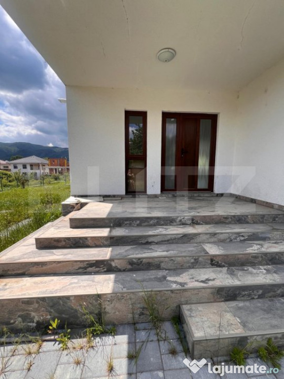 Duplex nou, 305 mp utili, grădină și terasă – Cisnădi