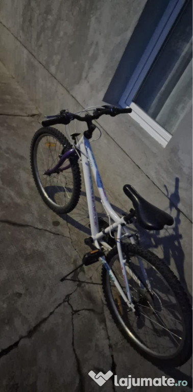 Vând bicicletă copii