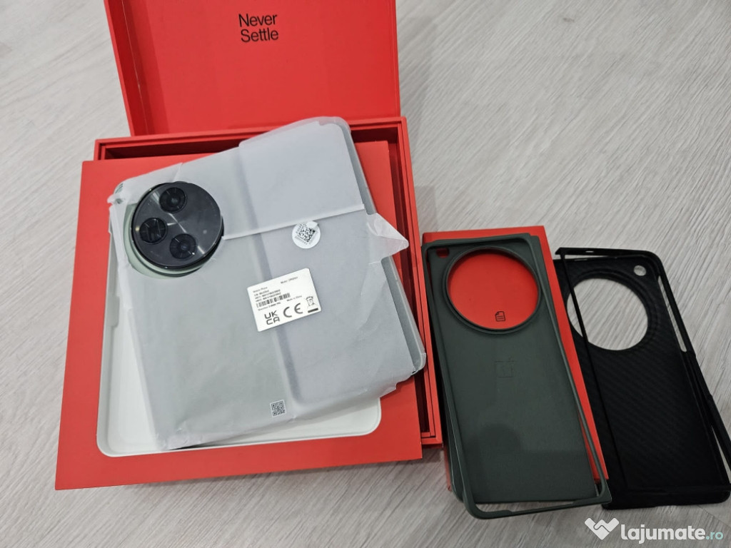 OnePlus Open nu Samsung Z Fold 6 ,Z fold 5.