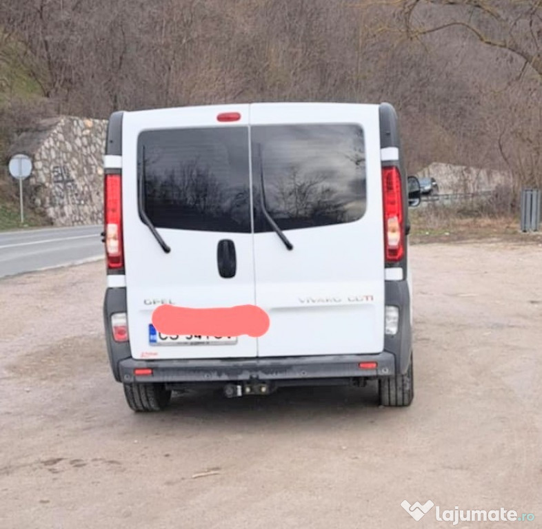 Vand microbuz Opel Vivaro anul 2014