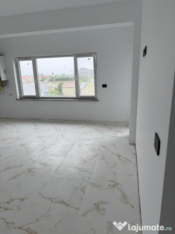 Apartament 3 camere, bloc nou, etaj intermediar