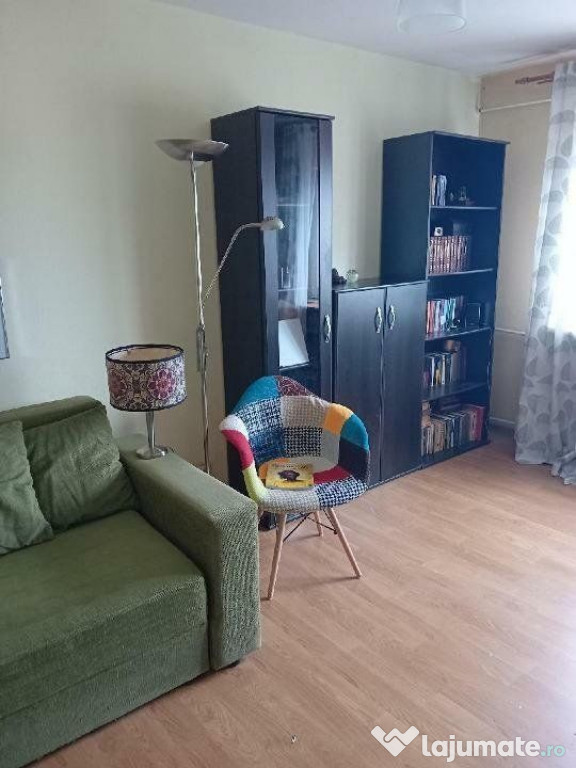 2 camere, Piata Centrala