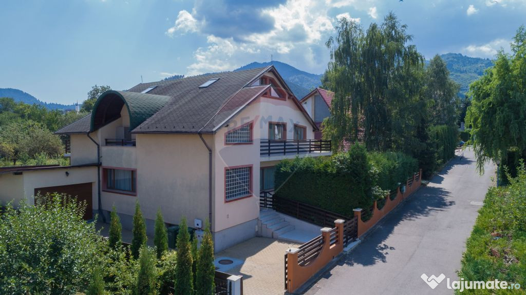 Casă / Vilă -Spațiu Generos pentru Locuință, Birouri...