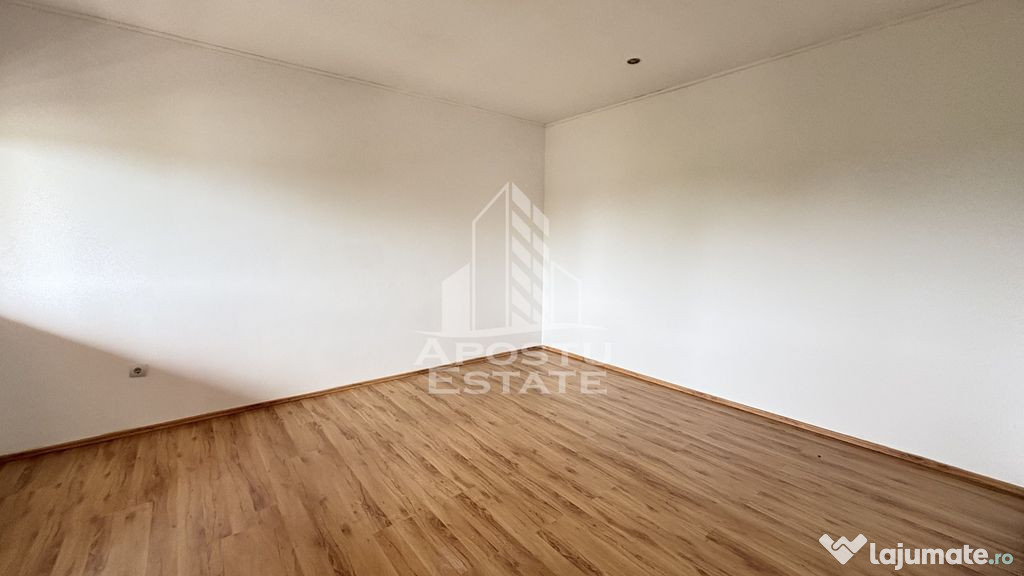 Casa cu 7 camere - ideal pentru afacere - teren generos -...