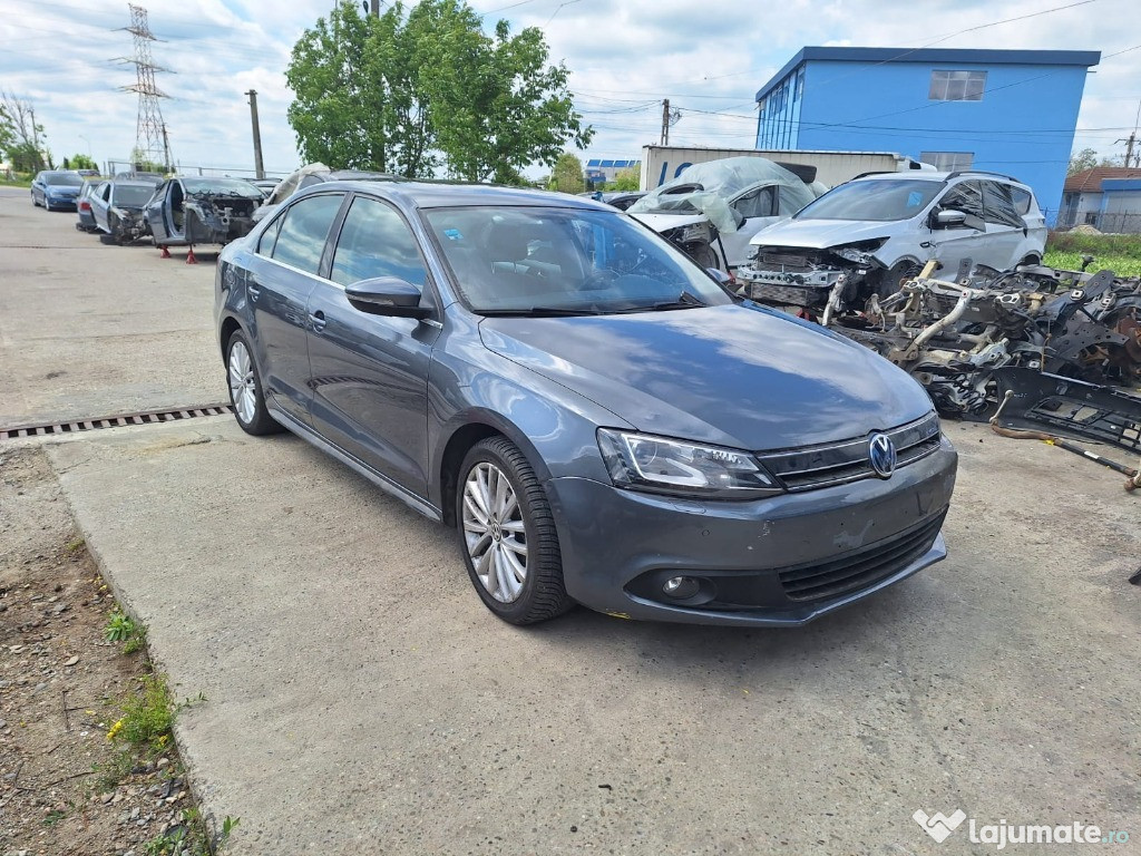 Dezmembrez Vw Jetta MK6 1.4 Tsi Hybrid CRJA 150 Cai culoare LD7X