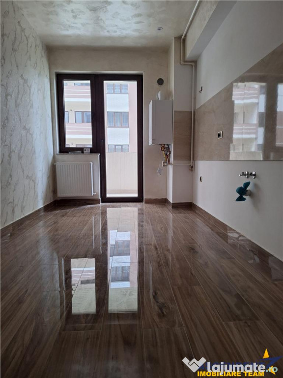 Apartament cu doua camere, Isaran, Tractorul