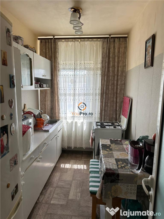Apartament 1 camera bine intretinut etaj 4 din 5 zona Buzias