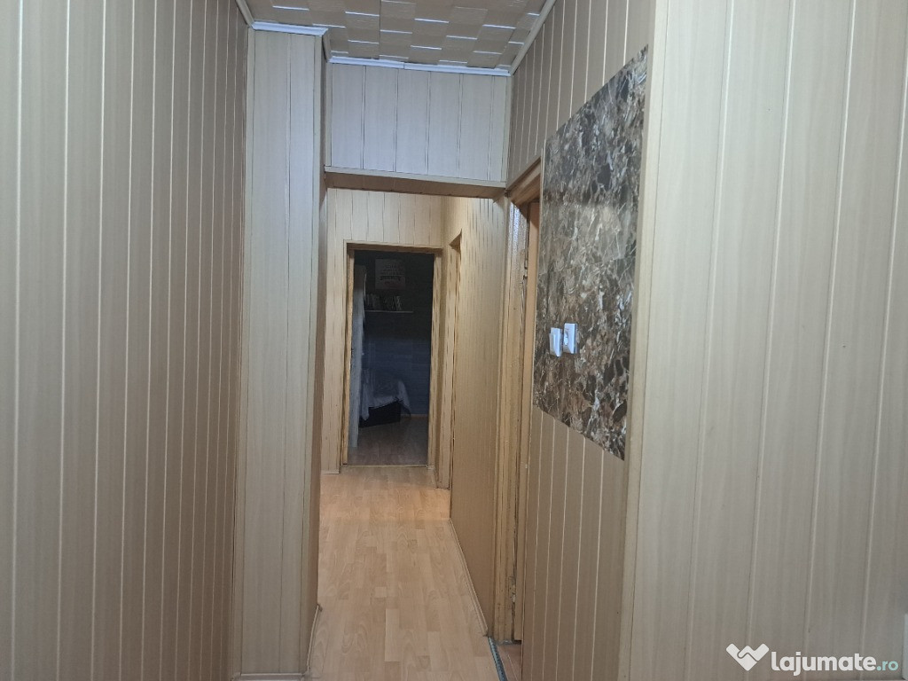 Vand apartament 3 camere