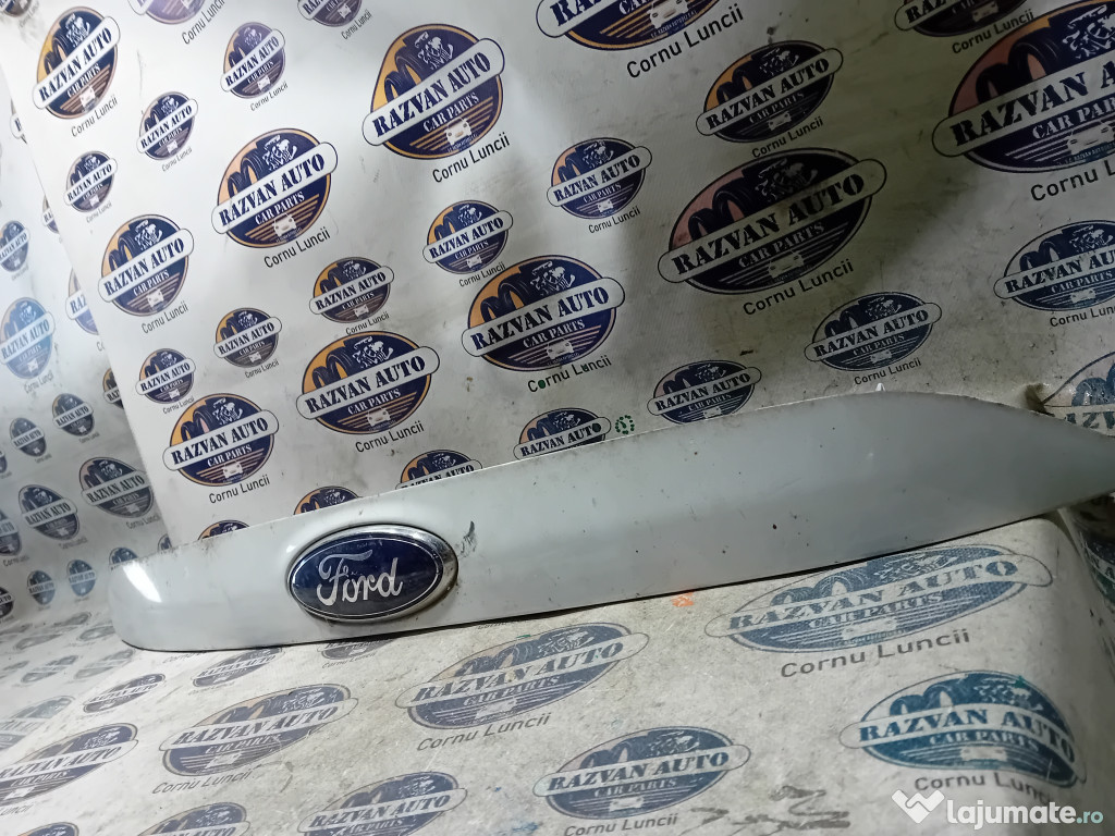 Ornament haion Ford Kuga 2014