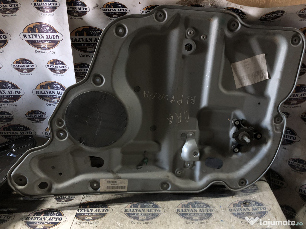 Macara geam dreapta spate Volkswagen Touran 2004