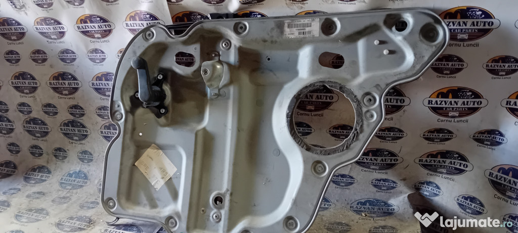 Macara geam dreapta fata Volkswagen Touran 2005