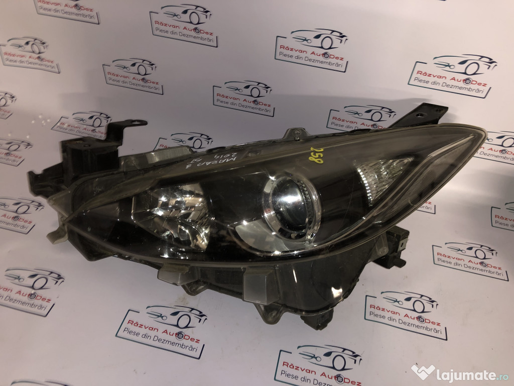 Far Stanga Halogen Mazda 3 2014