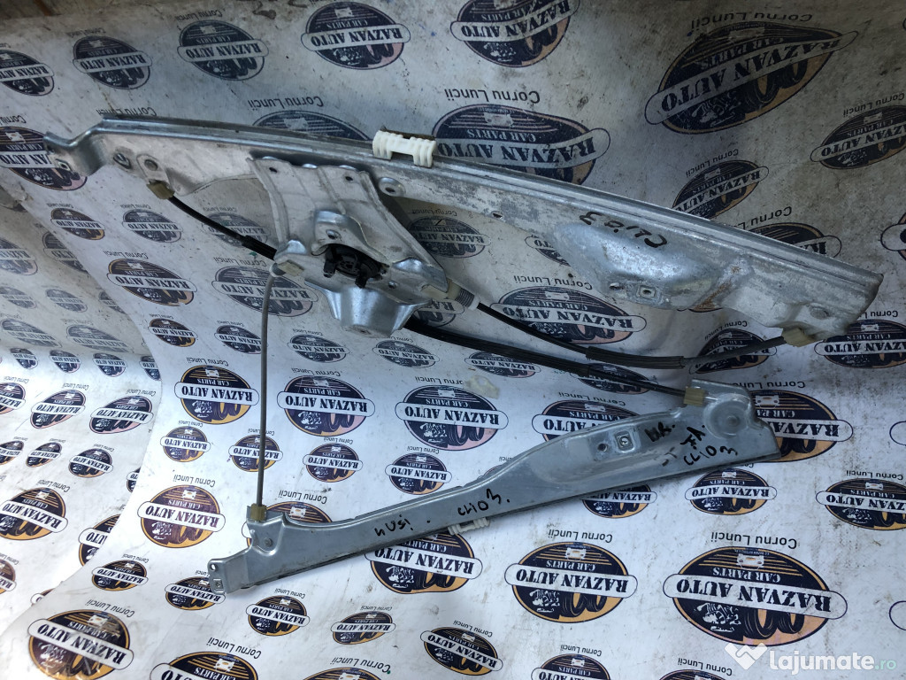 Macara geam stanga fata Renault Clio 3 2010