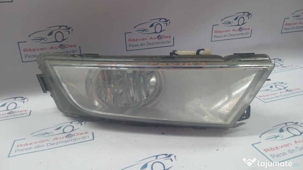Proiector dreapta Skoda Octavia 3 2016