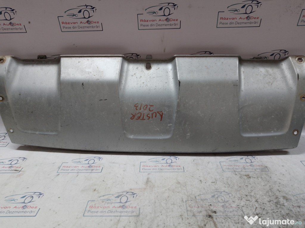 Scut bara fata Dacia Duster 2013