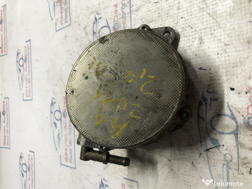 Pompa vacuum Audi A4 B8 2011