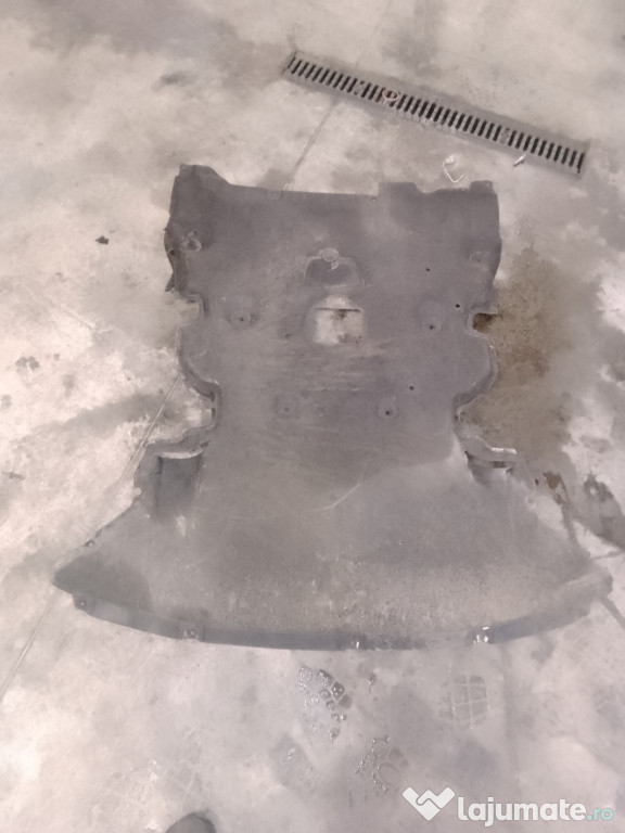 Scut motor plastic BMW X1 2.0 Motorina 2014