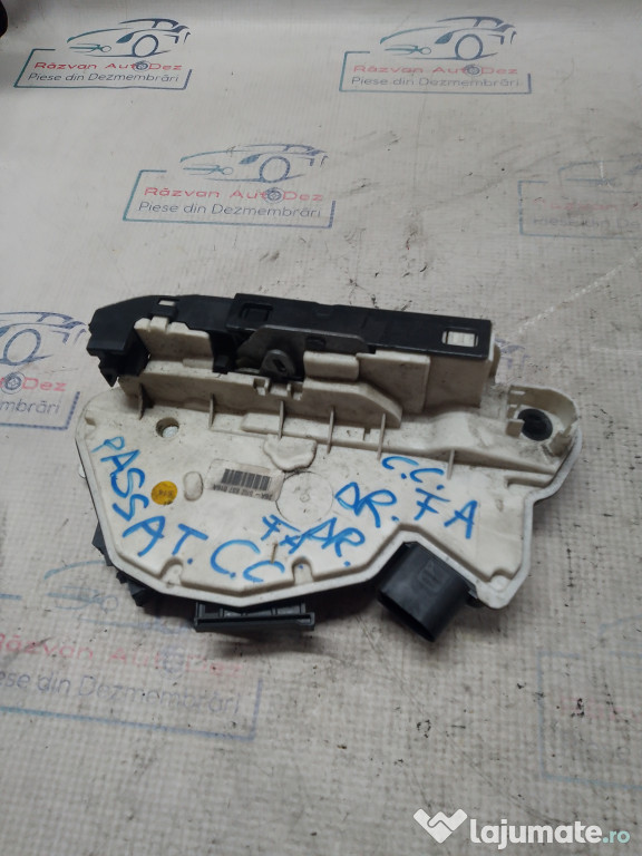 Broasca dreapta fata Volkswagen Passat CC 2011