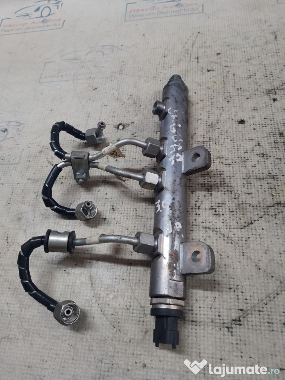 Rampă injectoare dreapta Jaguar XF 2010