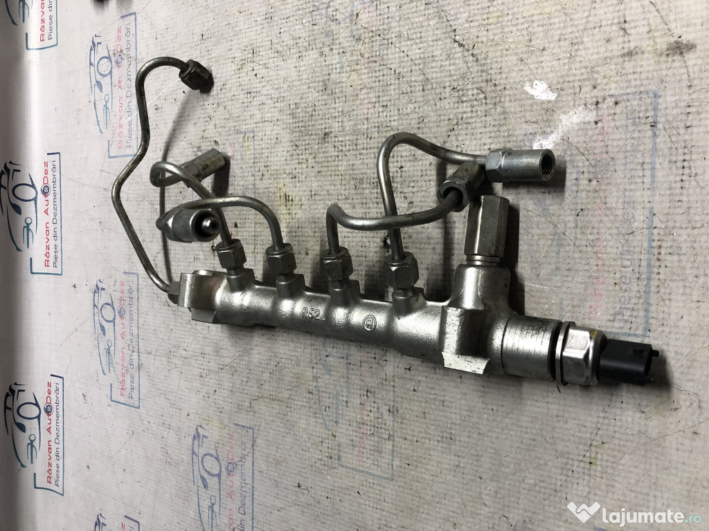 Rampa injectoare Opel Astra J 1.7 2012