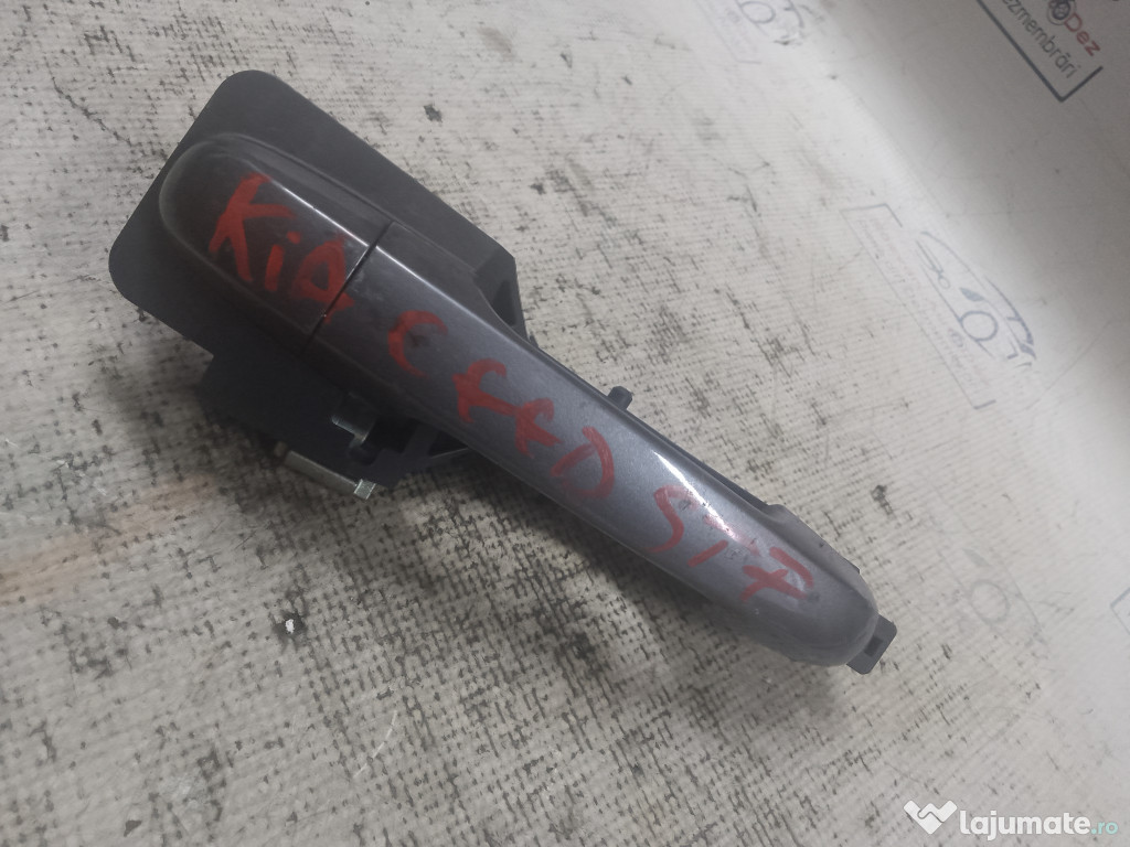 Maner exterior stanga fata Kia Ceed 2013