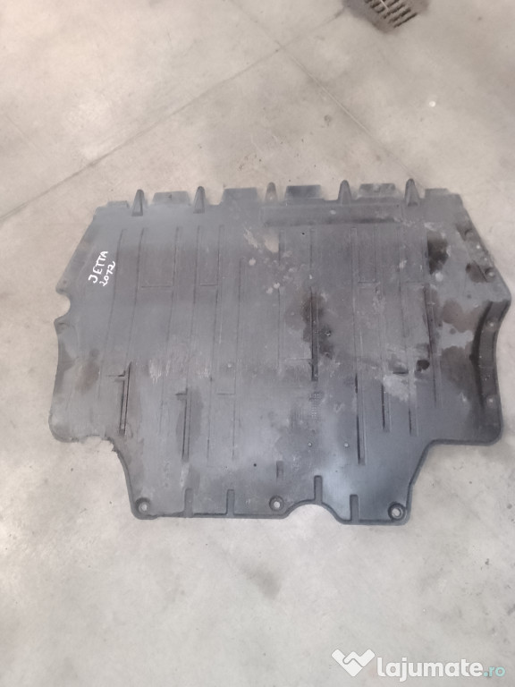 Scut motor plastic Volkswagen Jetta 2.0 Motorina 2012