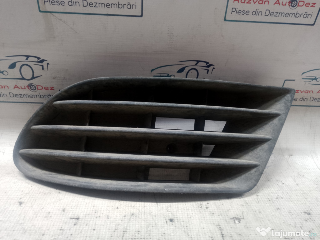 Grila proiector stanga Nissan Pulsar 2015