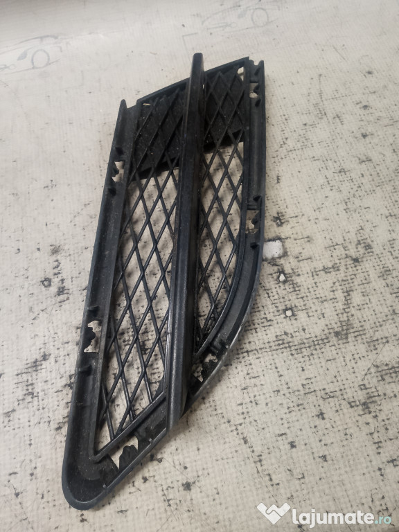 Grila proiector dreapta BMW Seria 3 E90 2009