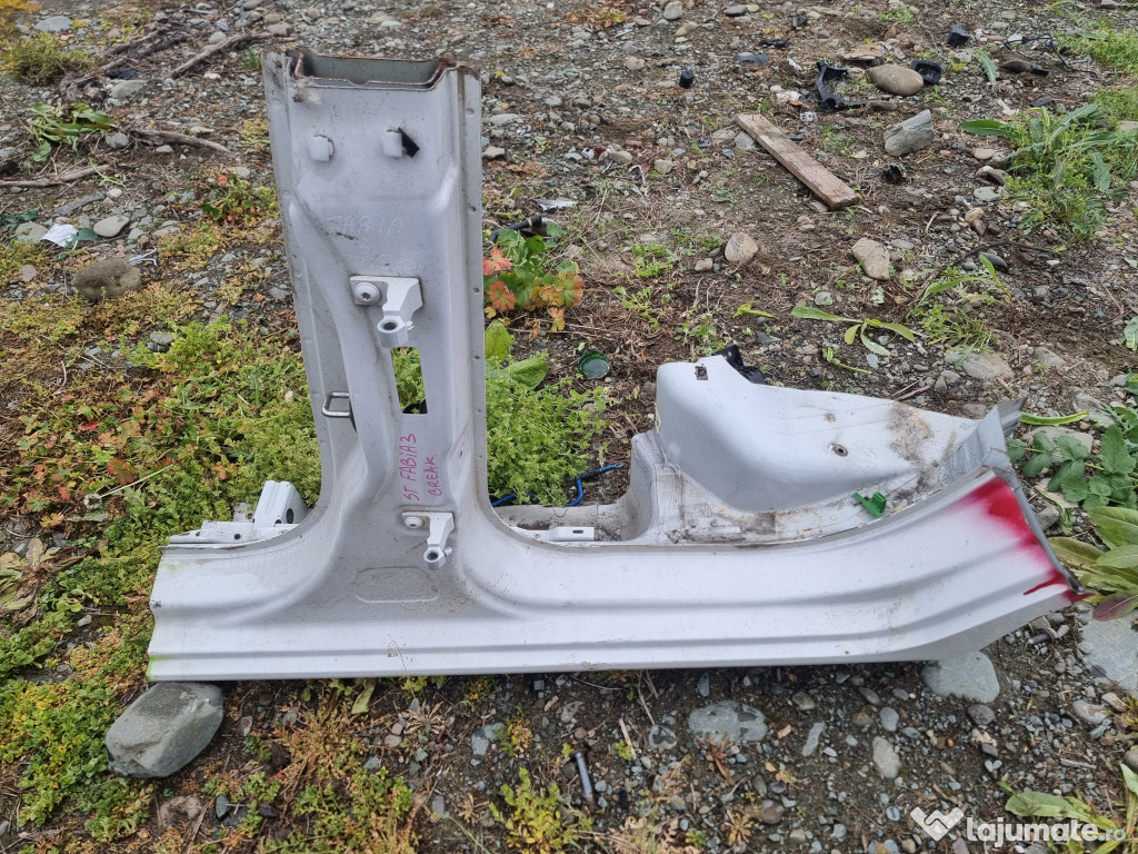 Prag stanga tabla Skoda Fabia 3 Hatchback 2015