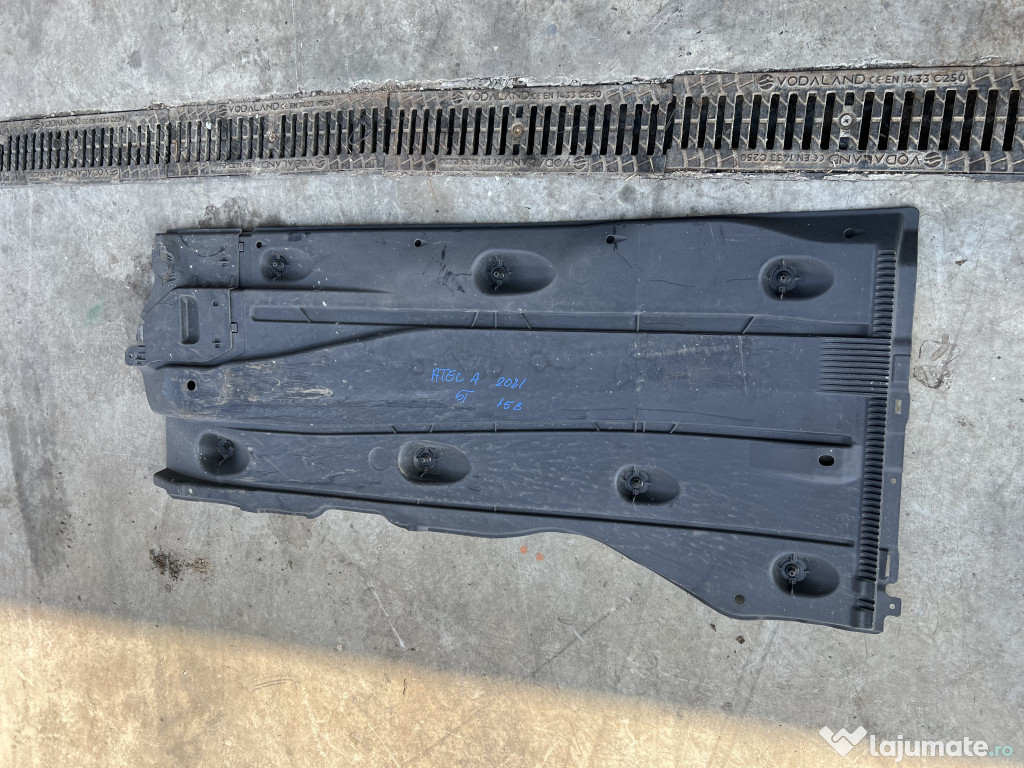 Scut lateral stanga Seat Ateca 2021