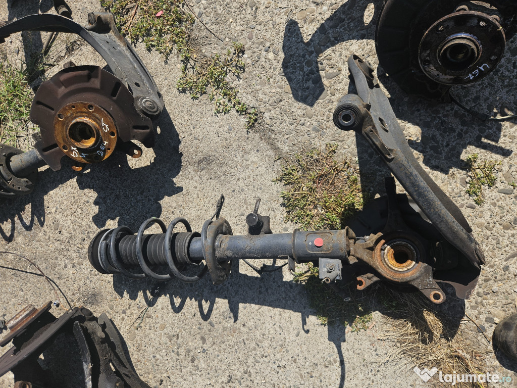 Fuzeta cu amortizor dreapta fata Suzuki SX4 2015