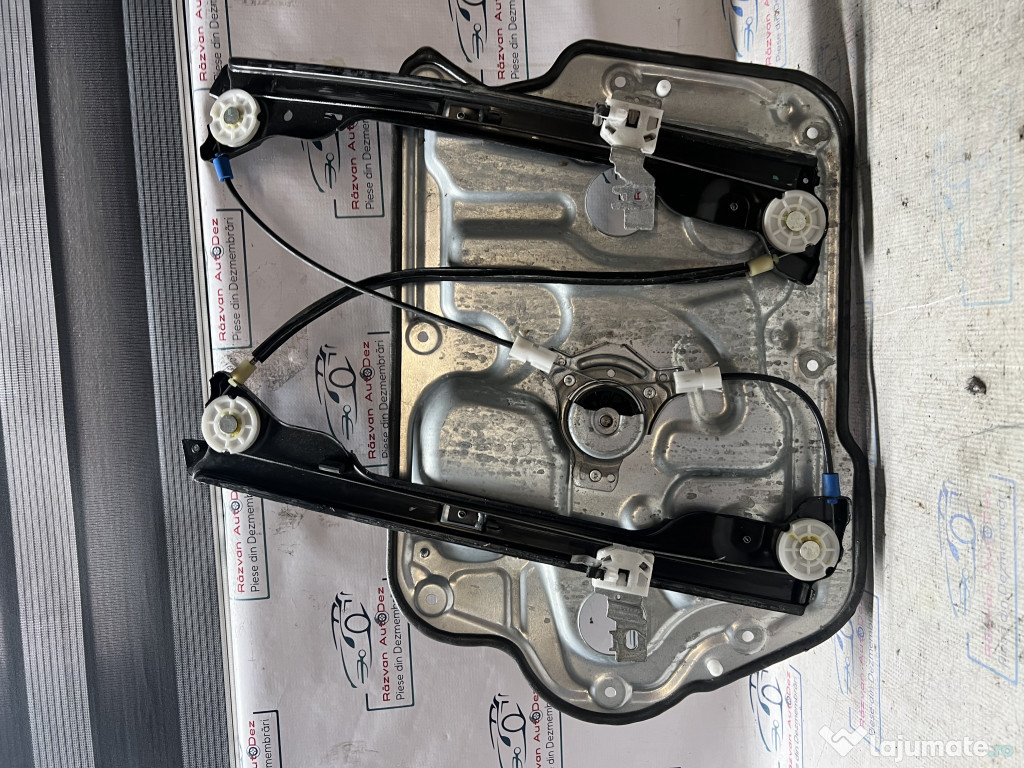 Macara geam stanga fata Nissan Qashqai 2010