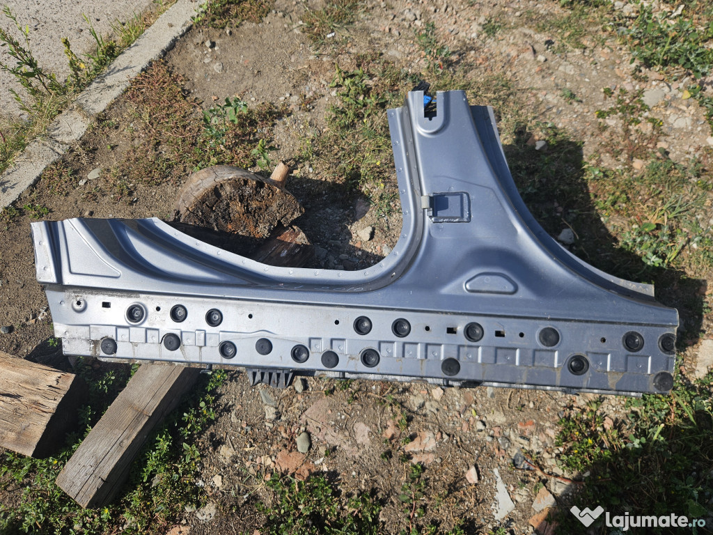 Prag dreapta tabla BMW X1 - Motorina 2010