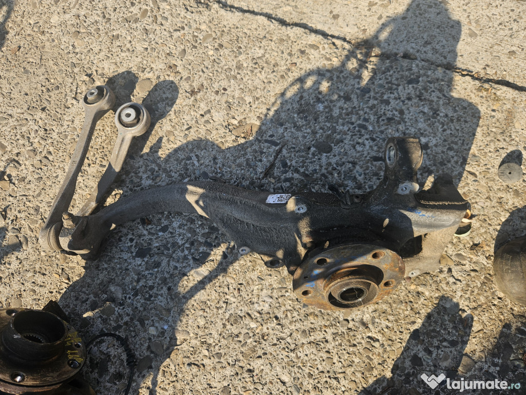 Fuzeta dreapta fata Audi A4 B8 2011