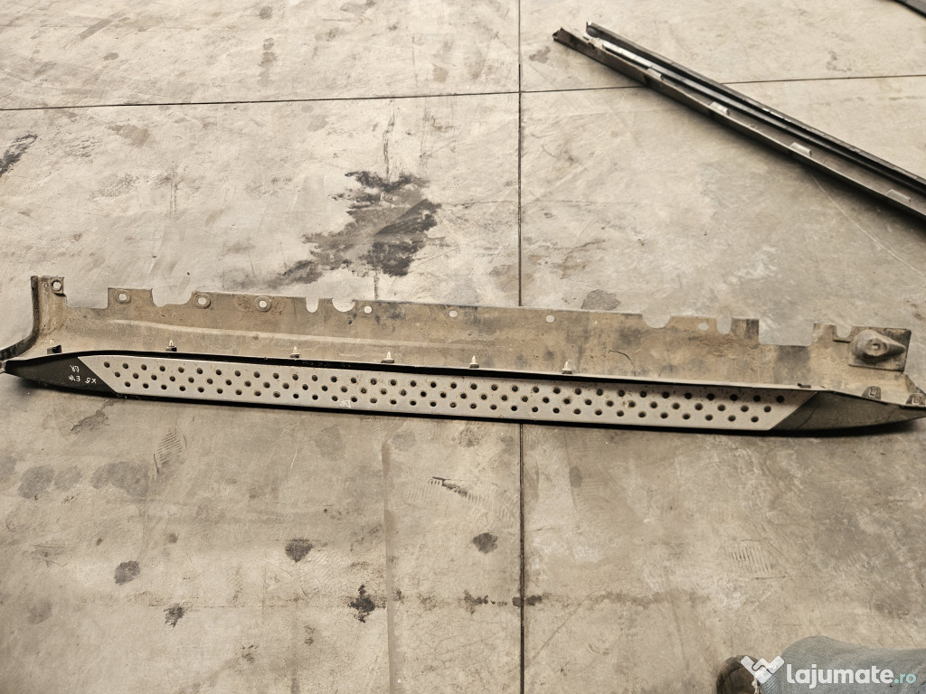 Prag stanga plastic BMW X5 E70 2008