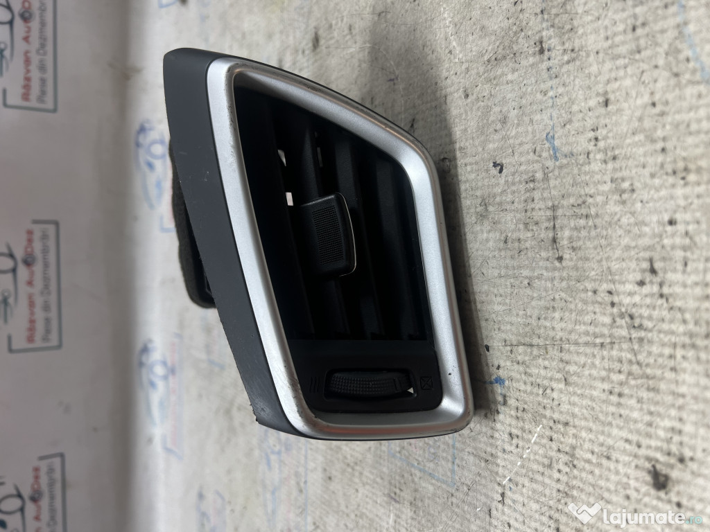 Grila ventilatie stanga Nissan Qashqai 2014