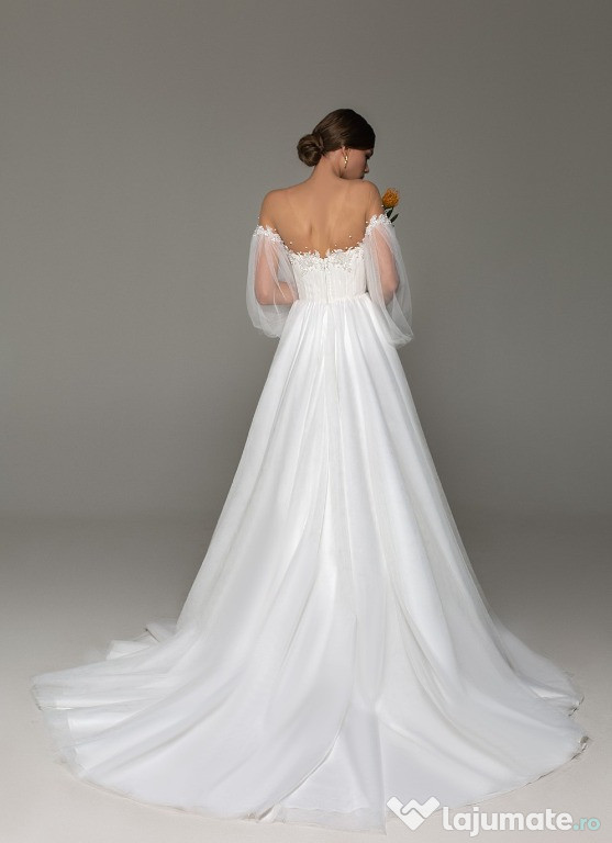 Vand rochie de mireasa noua