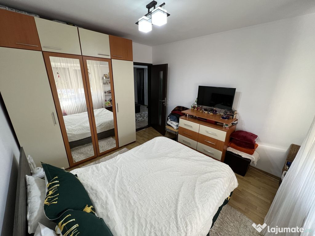 Apartament 3 camere zona Trocadero