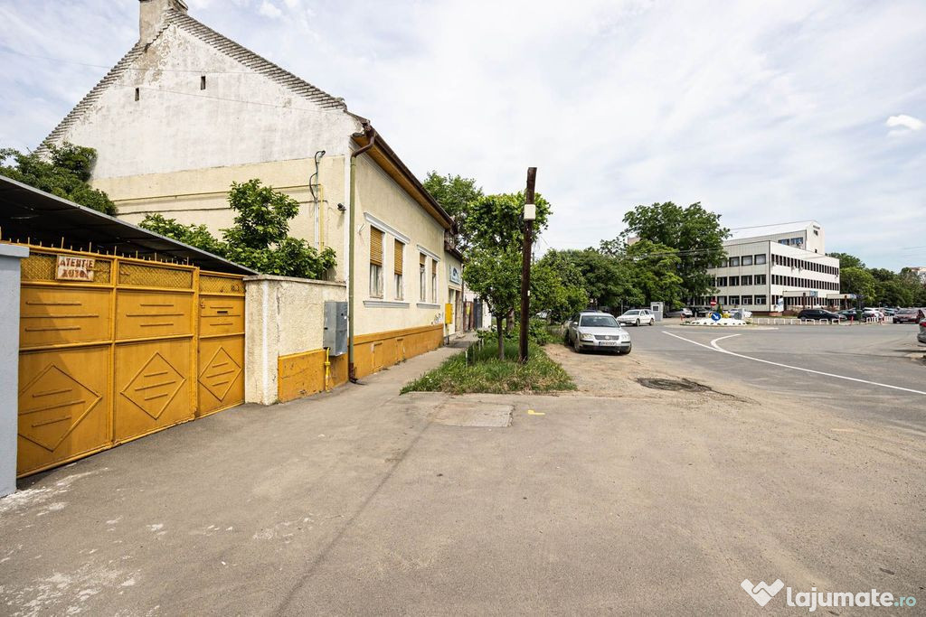 Casă cu potențial comercial, lângă Spitalul Județean...