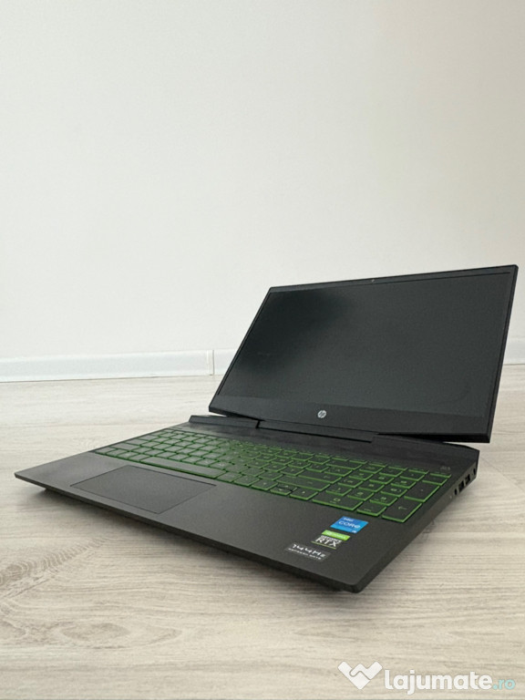 Vând laptop gaming HP Pavilion + mouse și căști Razer