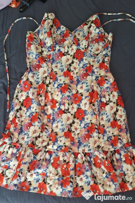 Rochie inflorata