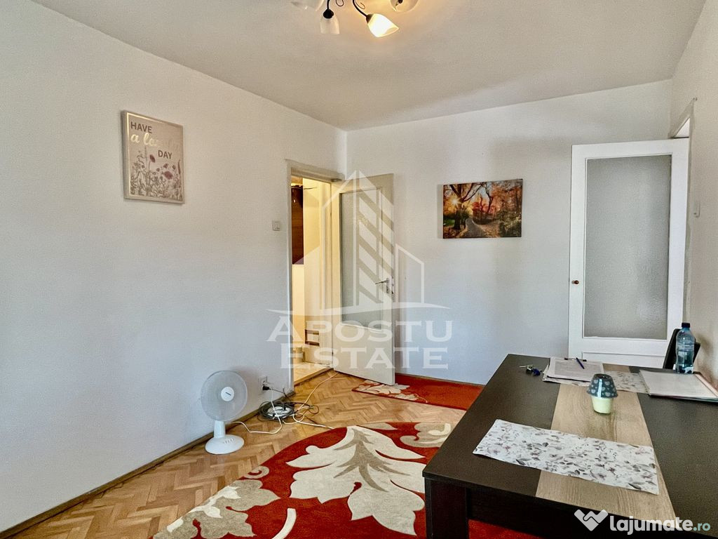 Apartament cu 3 camere etaj intermediar centrala boxa in CF