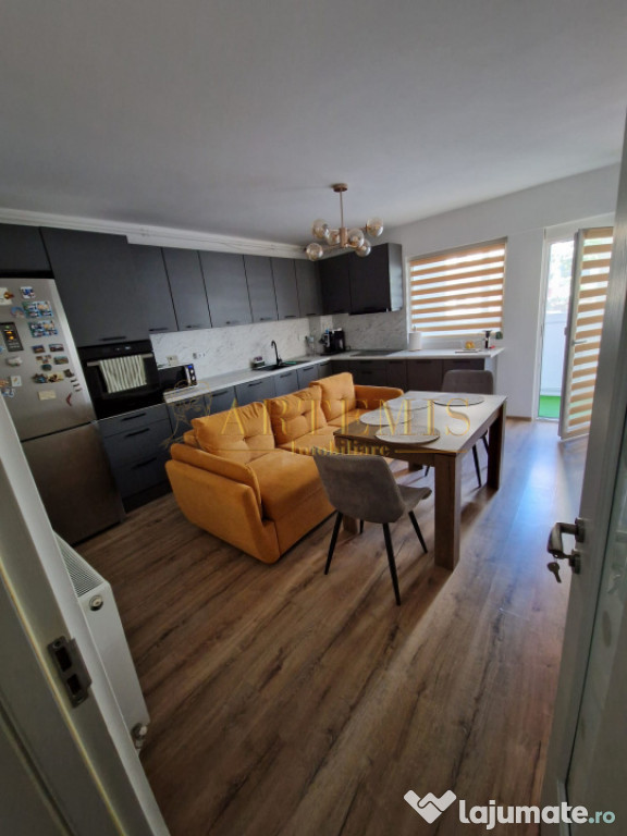 Apartament de 2 camere, decomandat, 49 mp., zona Petrom