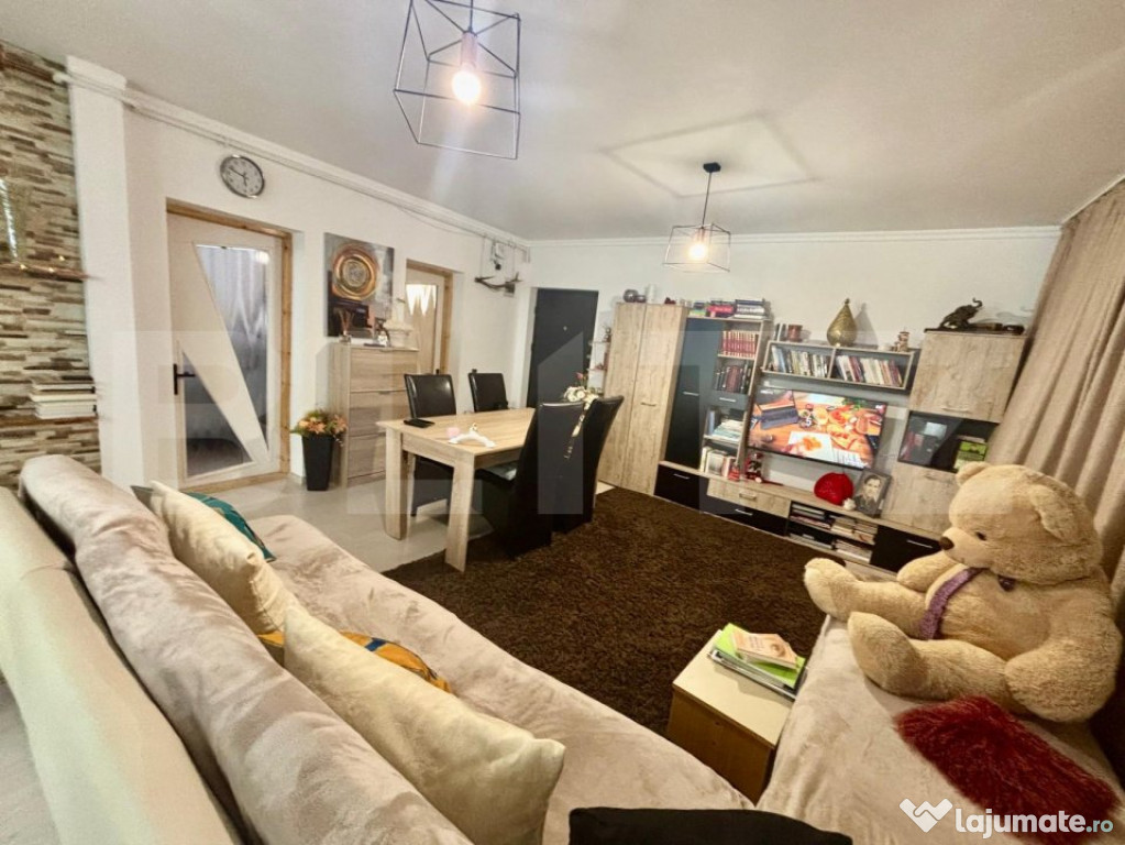 Apartament de vanzare, cu 2 camere, 51 mp, parcare, intermed
