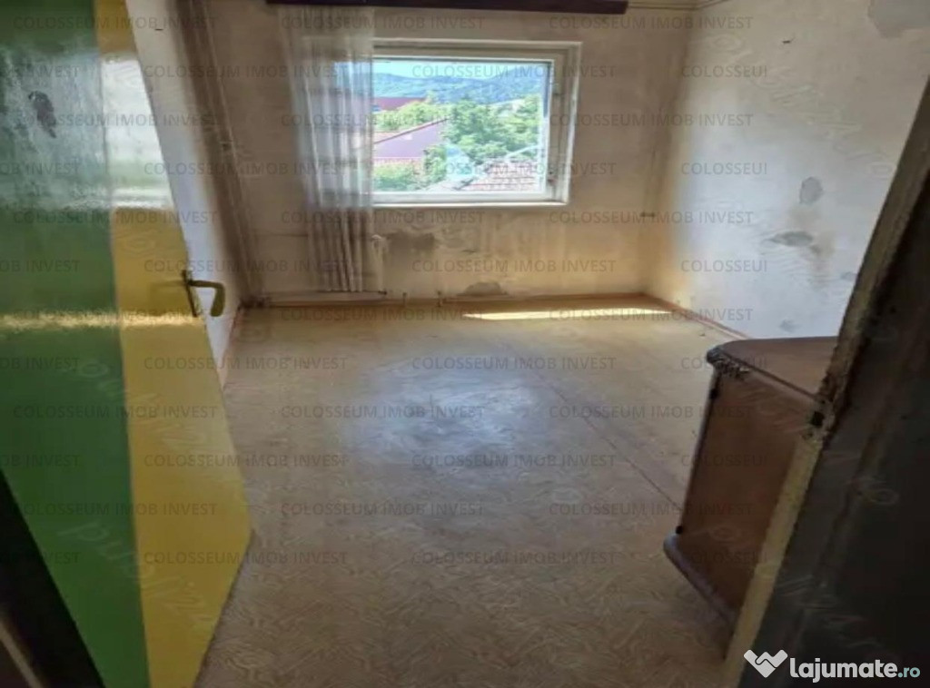 De renovat! 4 camere, decomandat, etaj 2 din 4, zona Calea Bucuresti!
