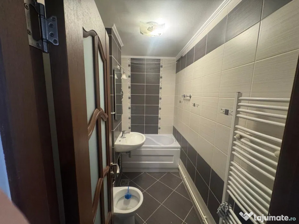 Apartament cu 2 camere decomandate etaj 1 - Zona George Enescu