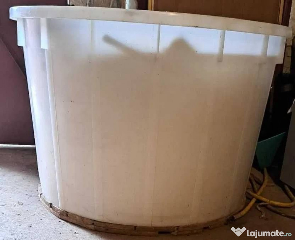 Cada plastic alimentar 700 litri