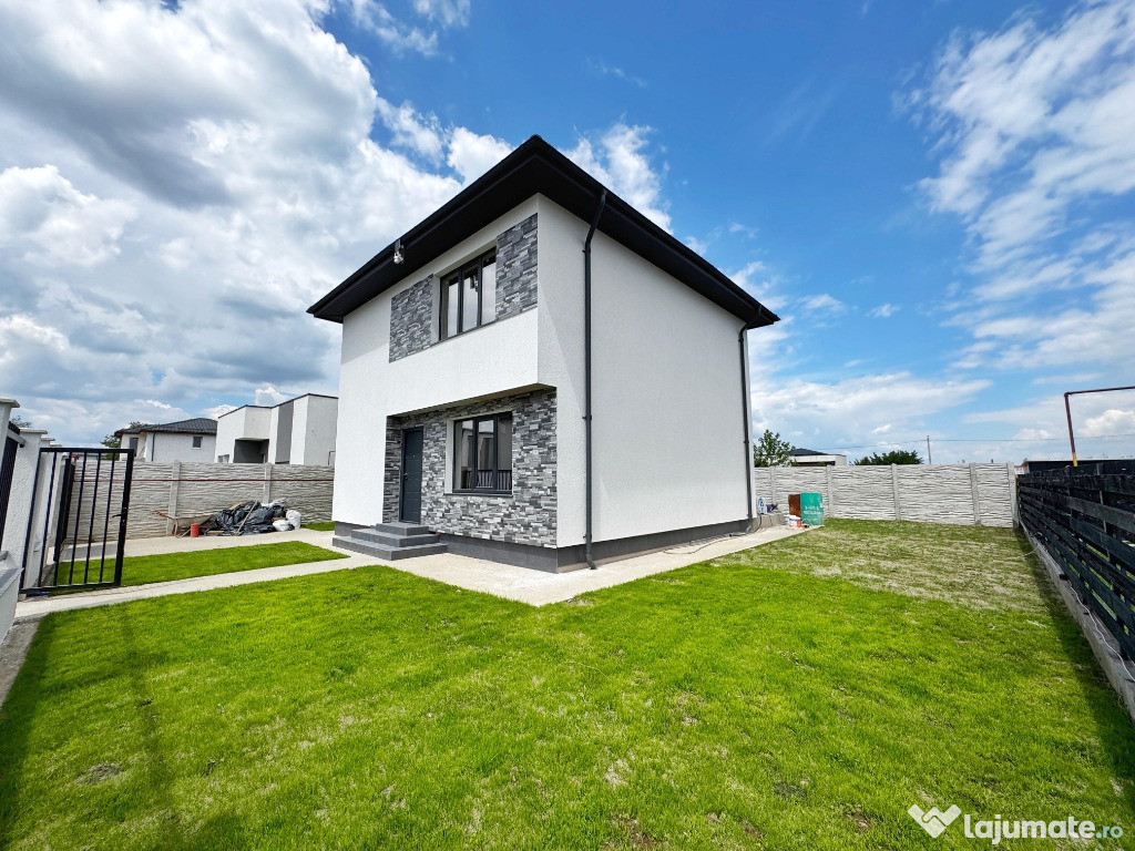 Vila individuală P+1E~ 4 camere~ 2 băi~ teren 325mp~ terasă acoperita